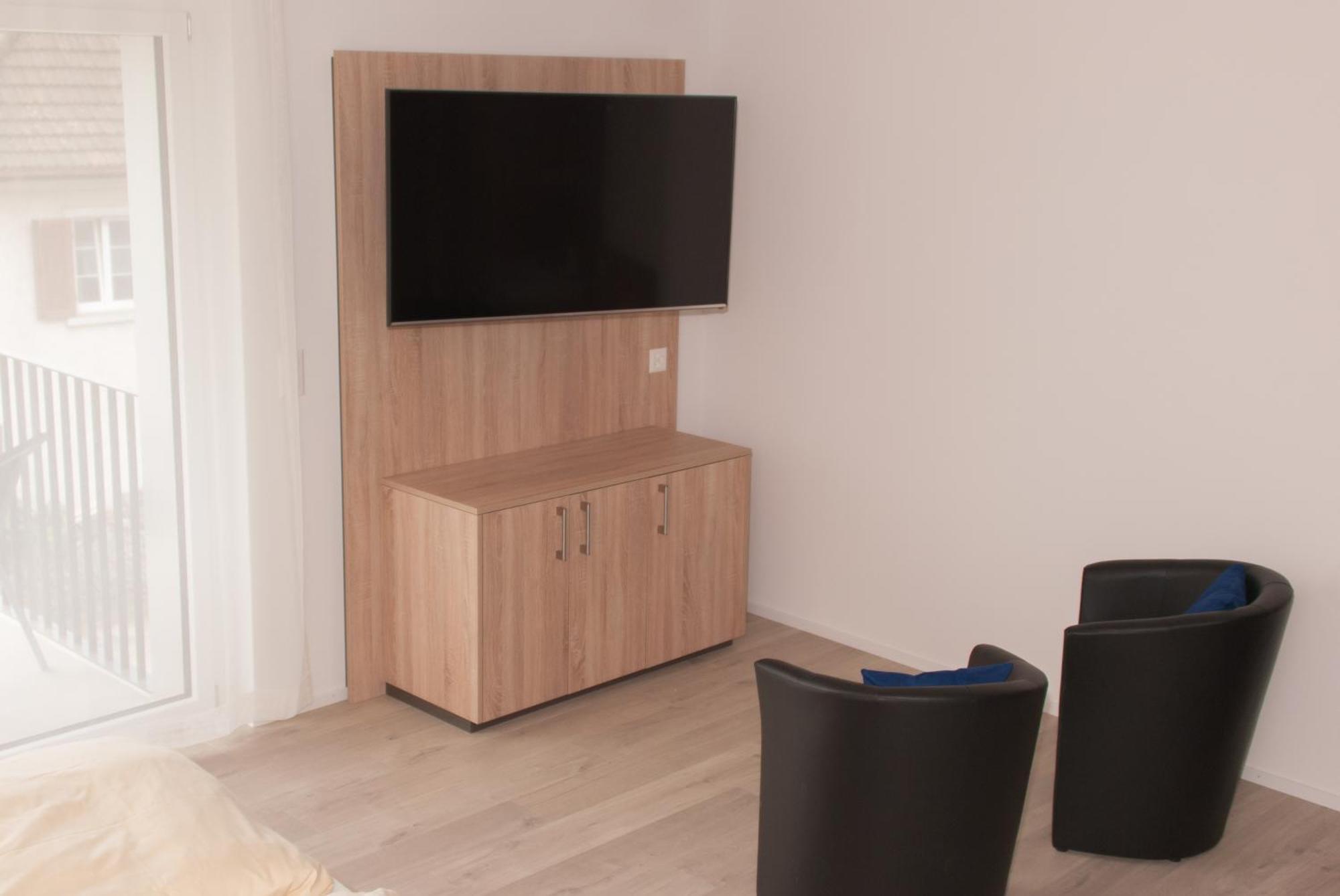 Hotel Traube Garni Kuttigen Номер фото