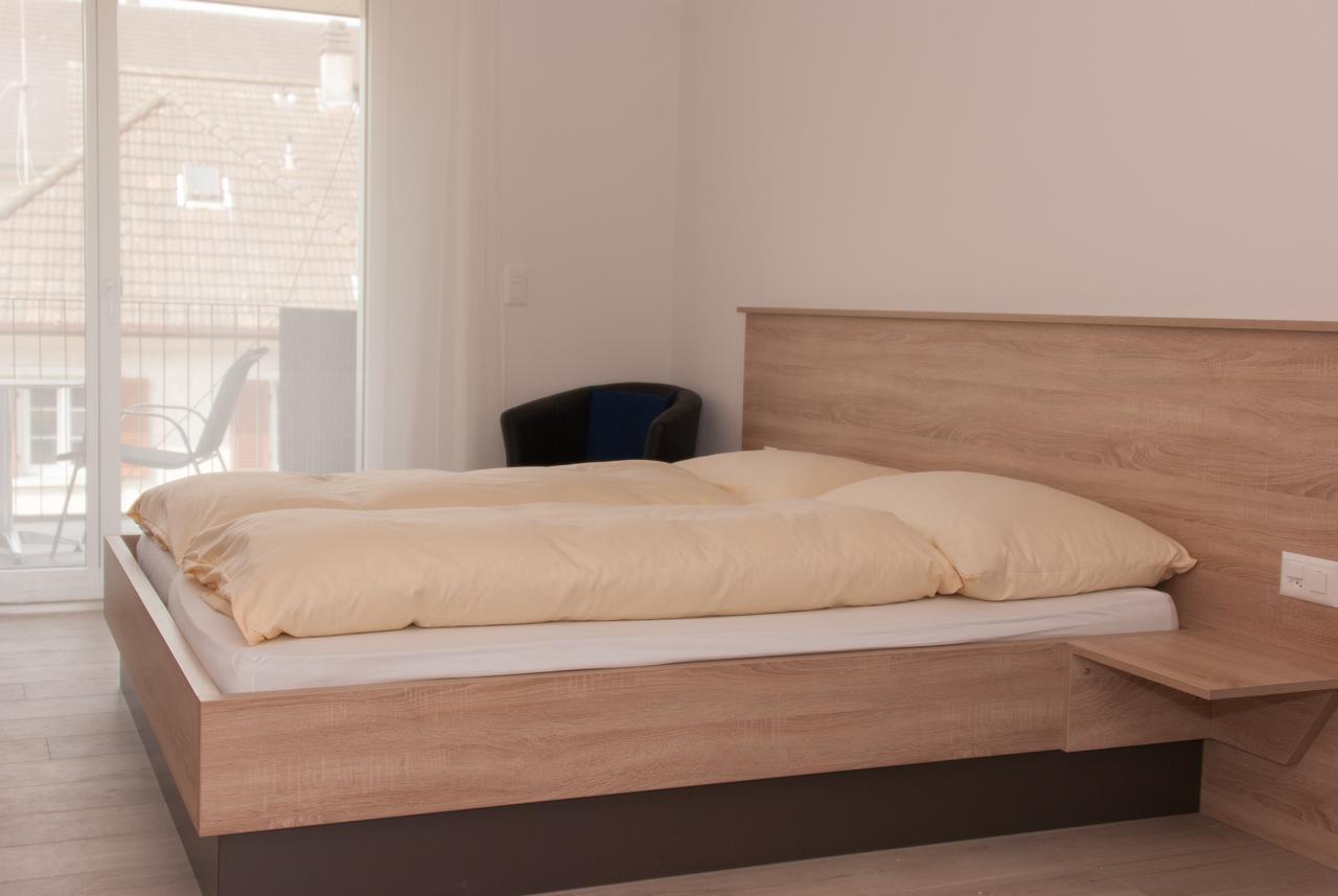 Hotel Traube Garni Kuttigen Экстерьер фото