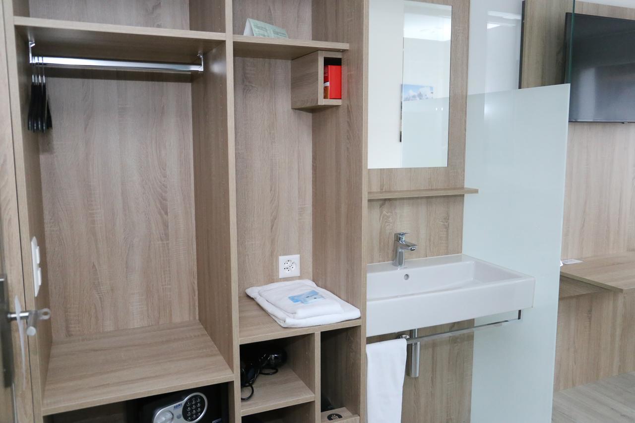 Hotel Traube Garni Kuttigen Экстерьер фото