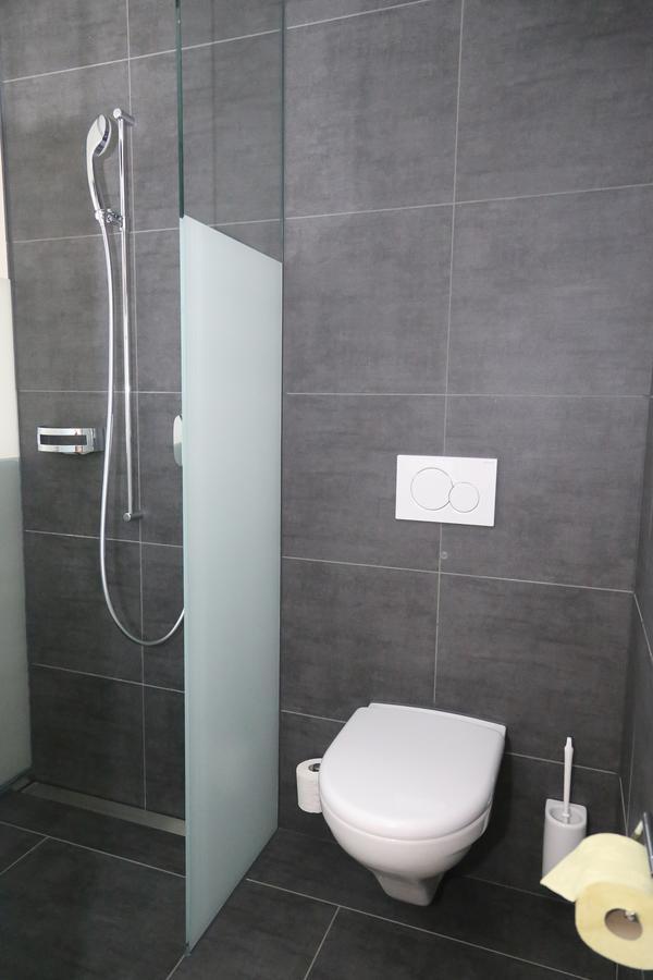 Hotel Traube Garni Kuttigen Экстерьер фото