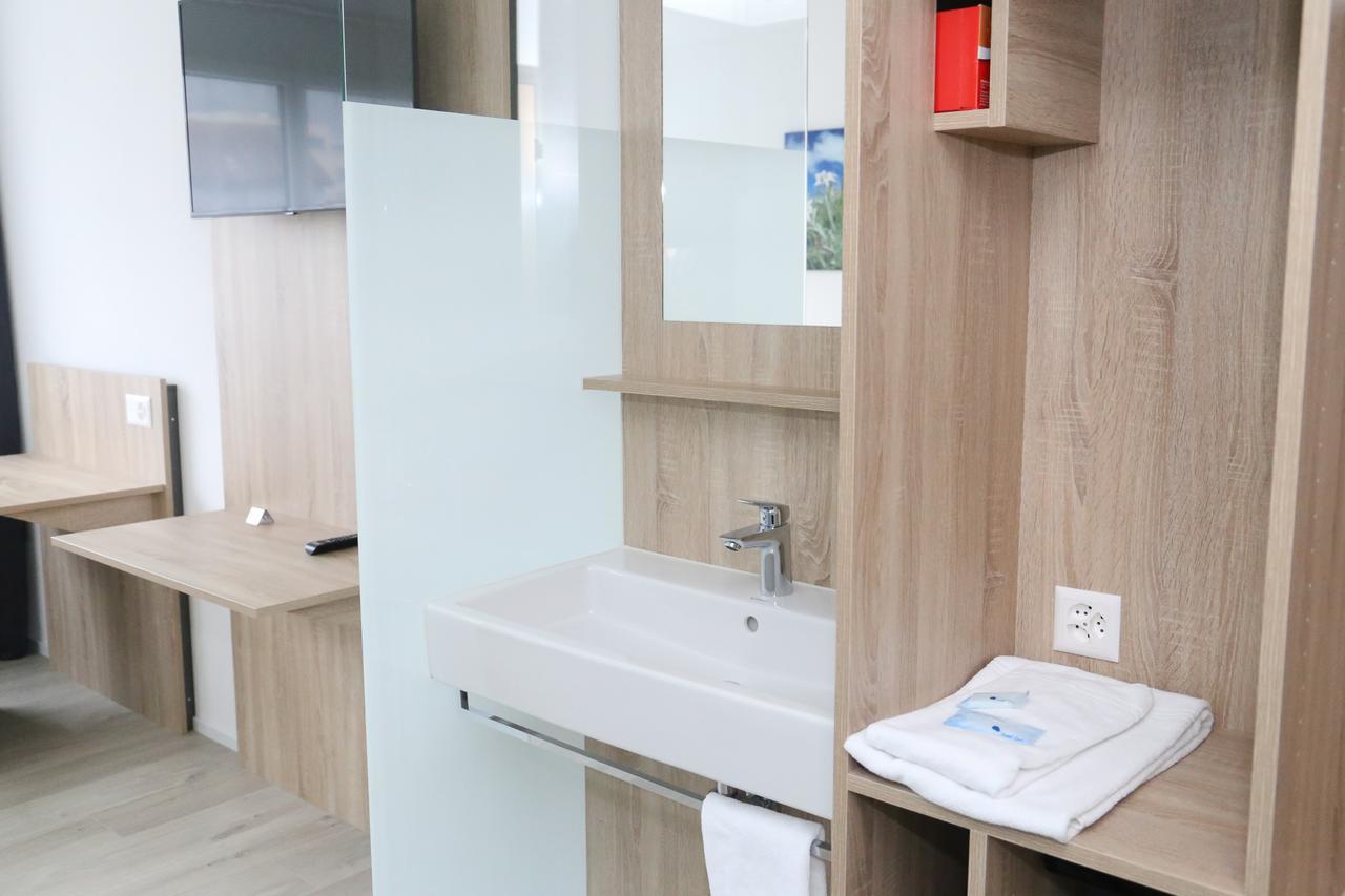 Hotel Traube Garni Kuttigen Экстерьер фото