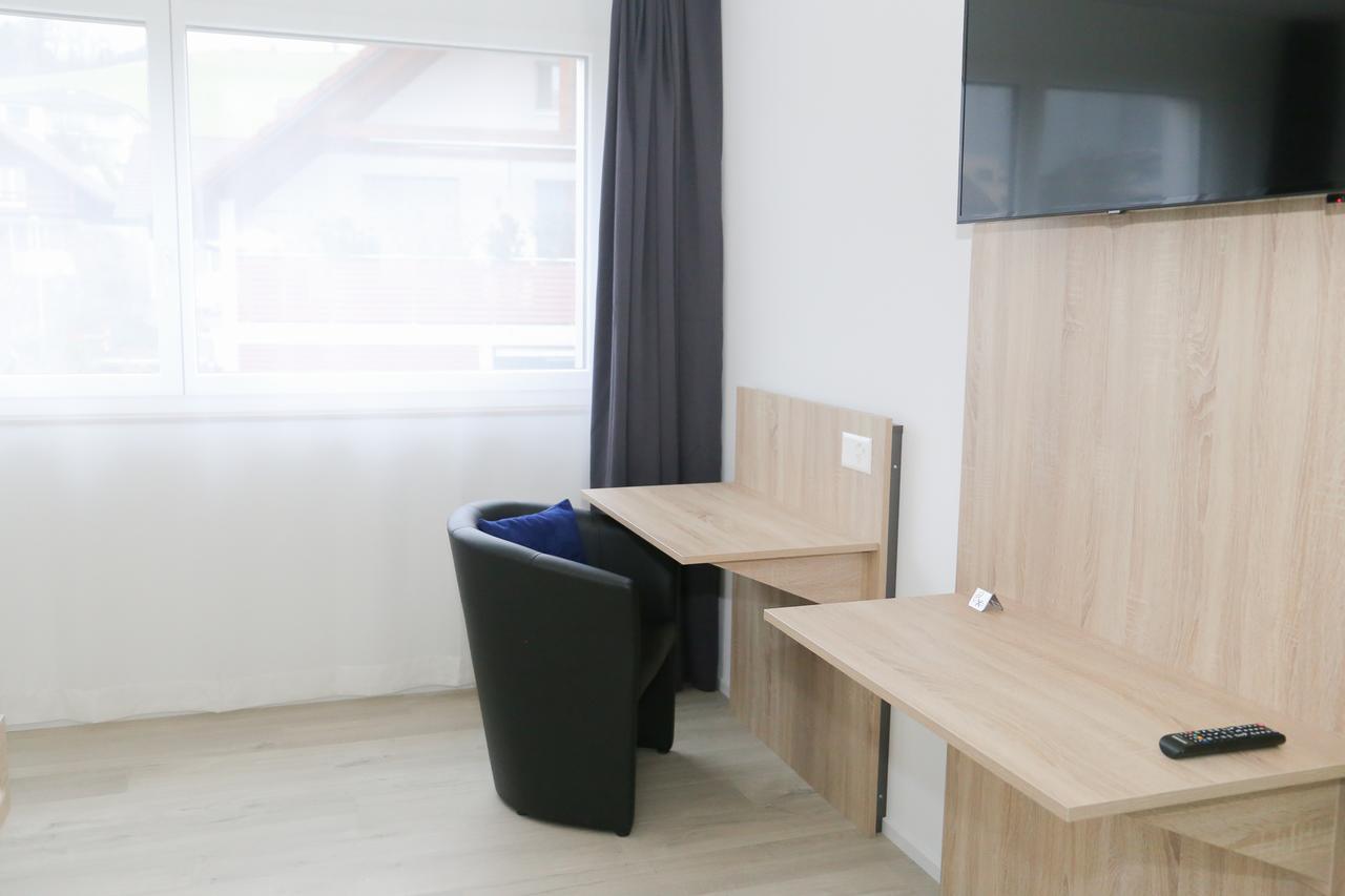 Hotel Traube Garni Kuttigen Экстерьер фото