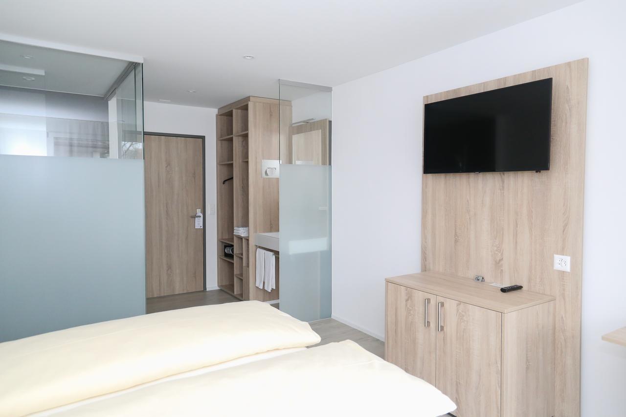 Hotel Traube Garni Kuttigen Экстерьер фото