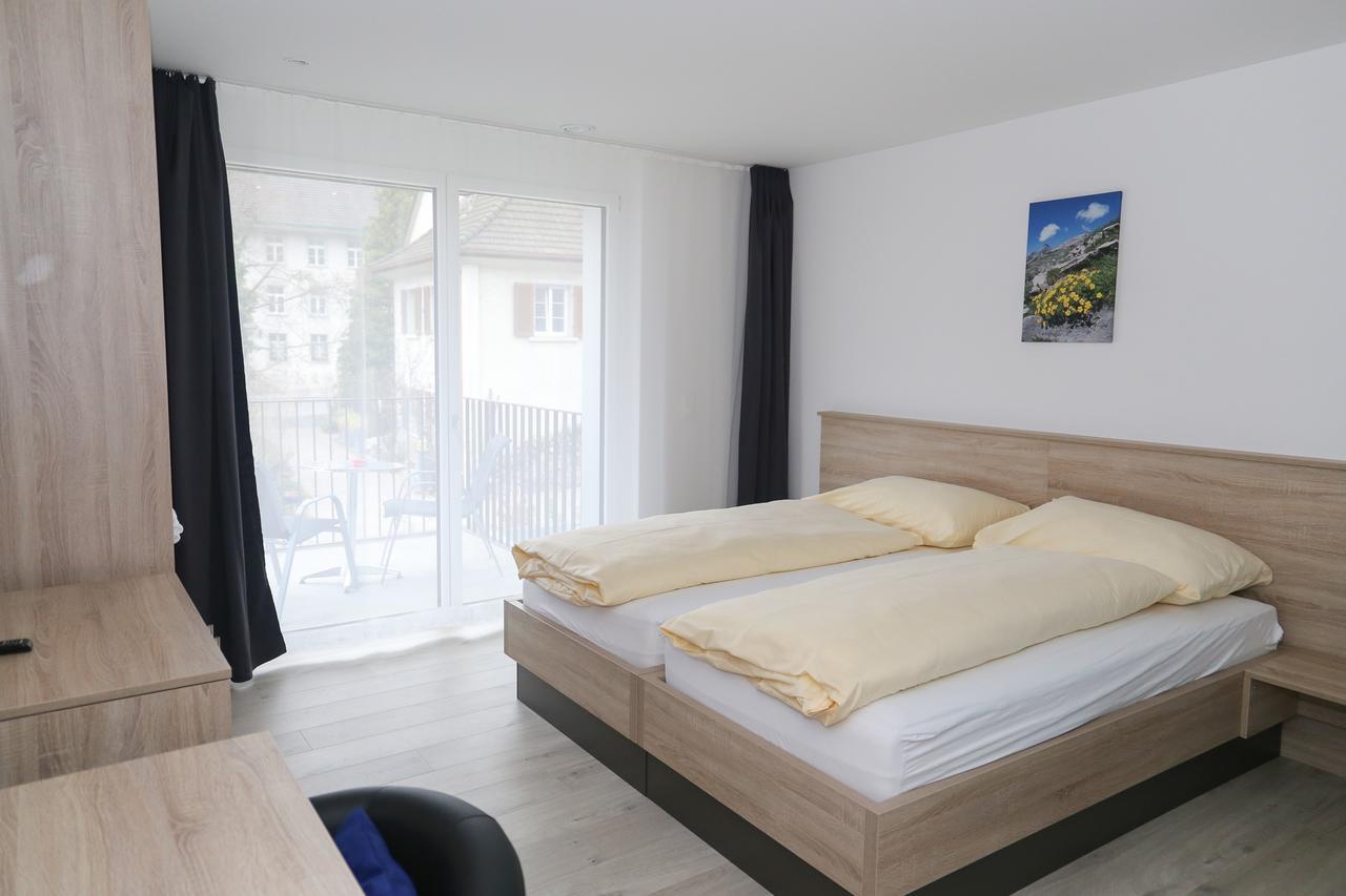 Hotel Traube Garni Kuttigen Экстерьер фото