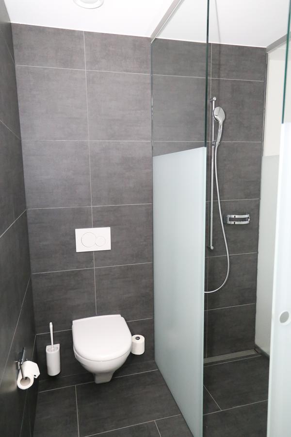 Hotel Traube Garni Kuttigen Экстерьер фото